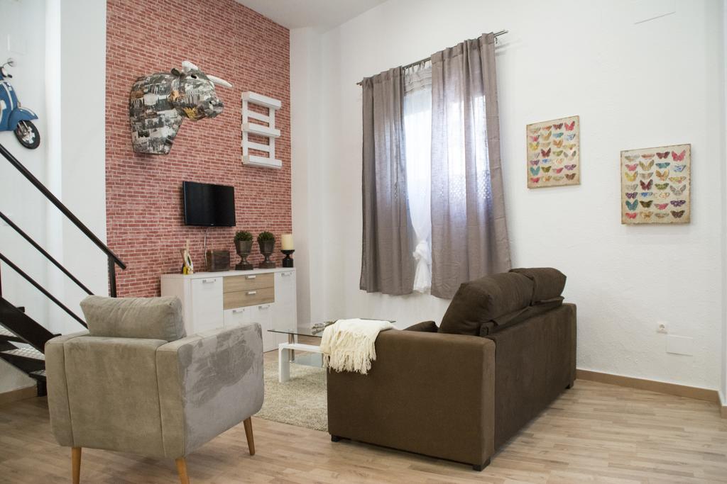Apartamentos Sevilla Palace Экстерьер фото