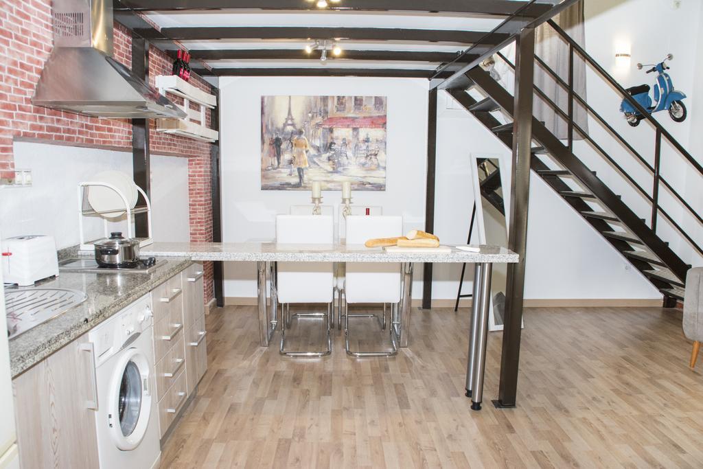 Apartamentos Sevilla Palace Экстерьер фото