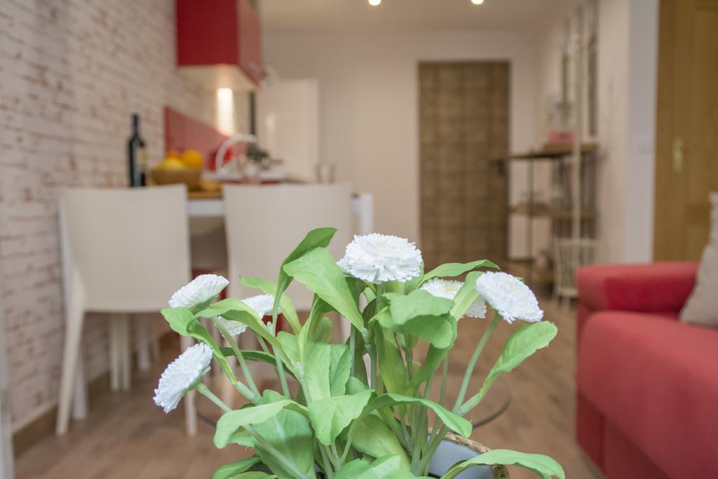 Apartamentos Sevilla Palace Экстерьер фото