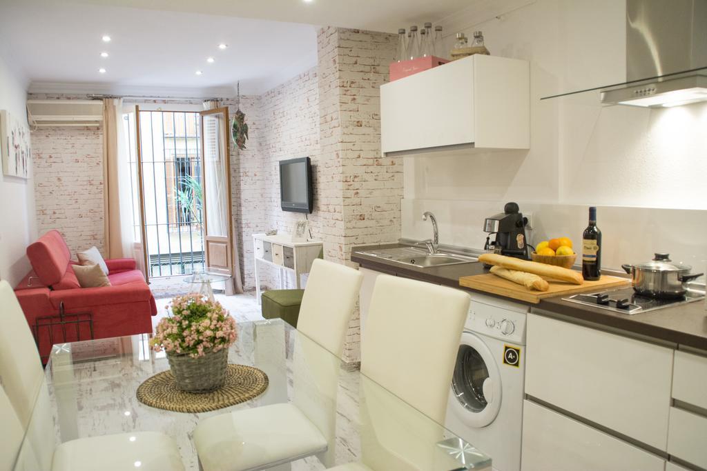 Apartamentos Sevilla Palace Экстерьер фото